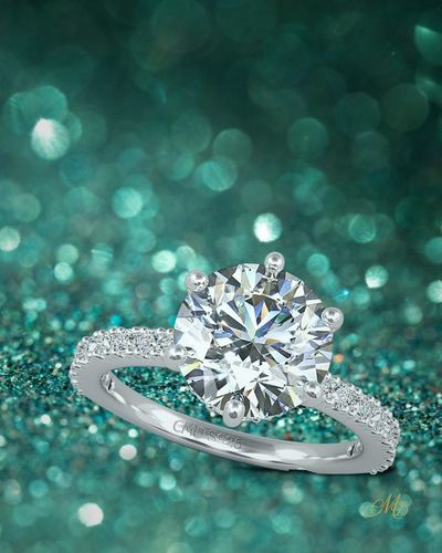 Round ring on glitter